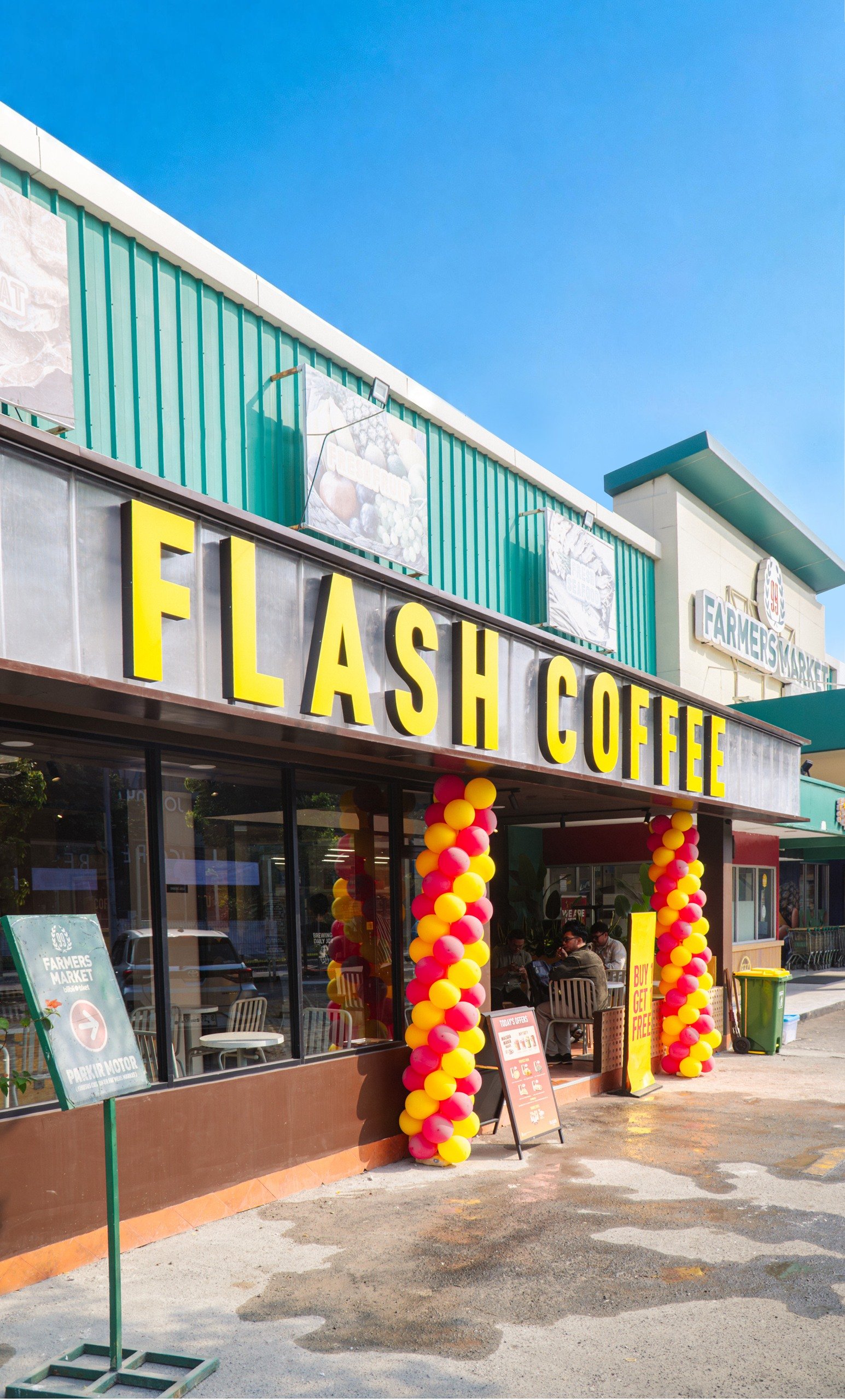 Flash Coffee Buaran, retail interior and architecture design by Dika Ardi