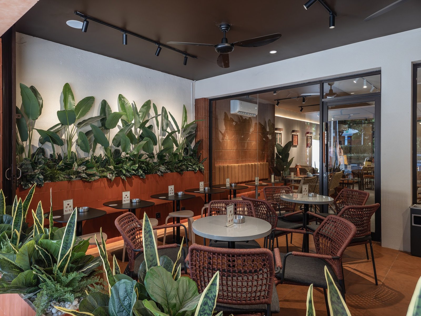 Flash Coffee Bukit Duri, Jakarta, retail store design by Dika Ardi (view 17)