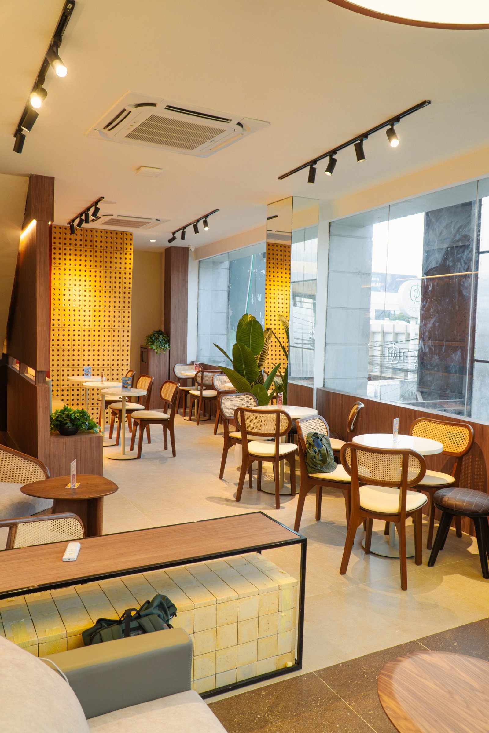 Flash Coffee Cipete Raya, retail interior and architecture design by Dika Ardi