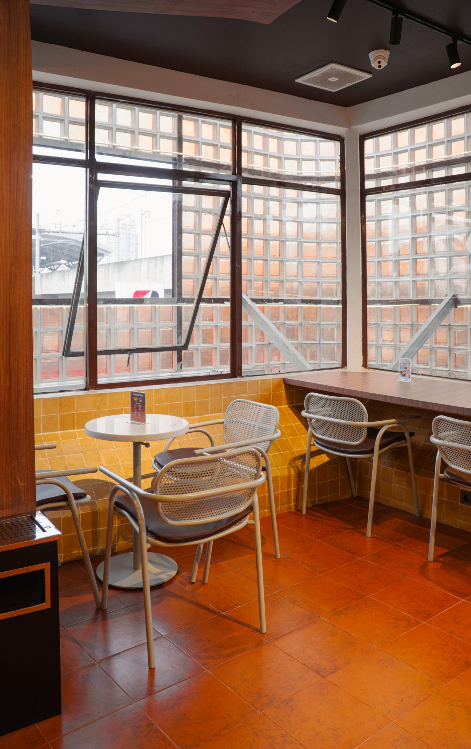Flash Coffee Cipete Raya, retail interior and architecture design by Dika Ardi