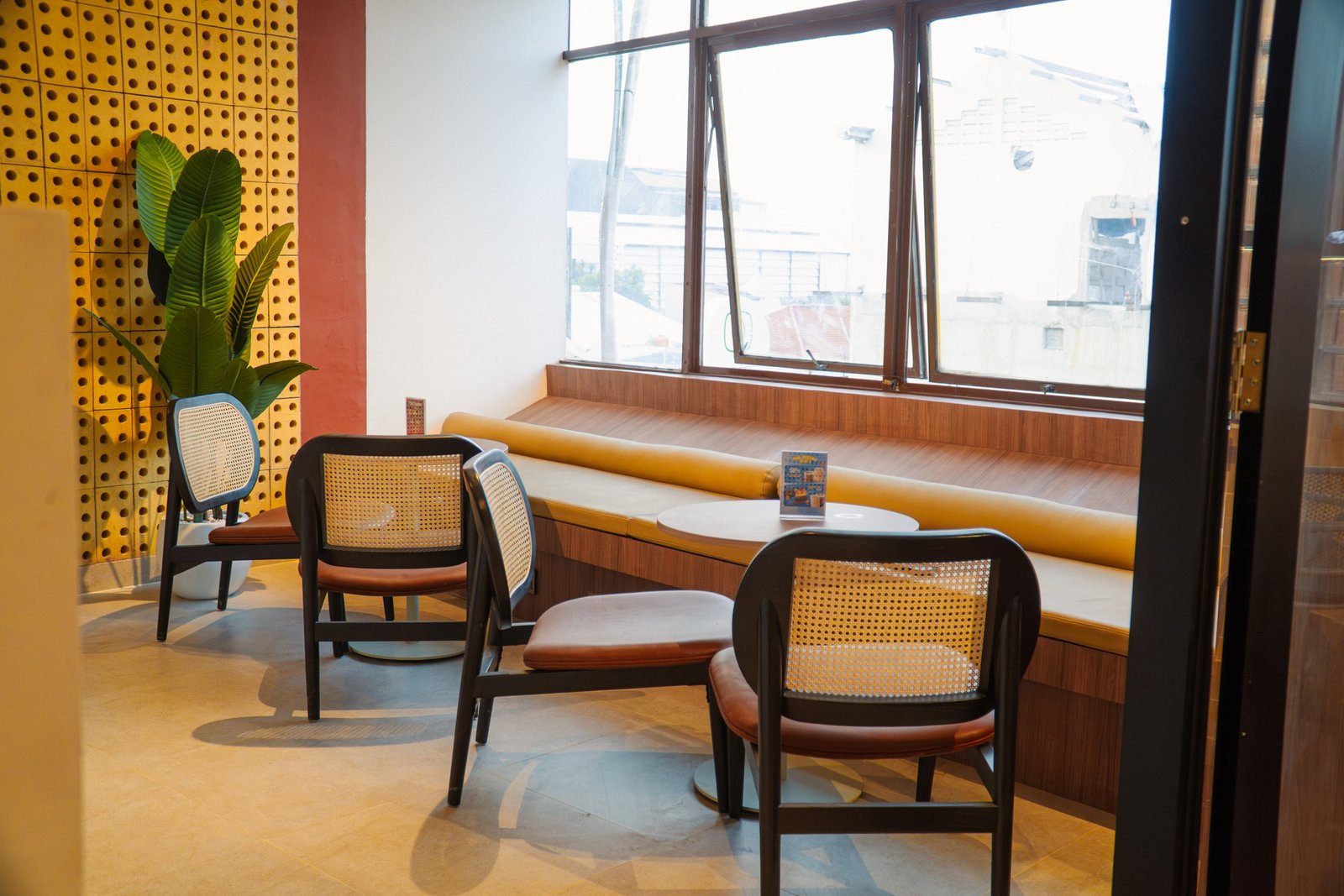 Flash Coffee Cipete Raya, retail interior and architecture design by Dika Ardi