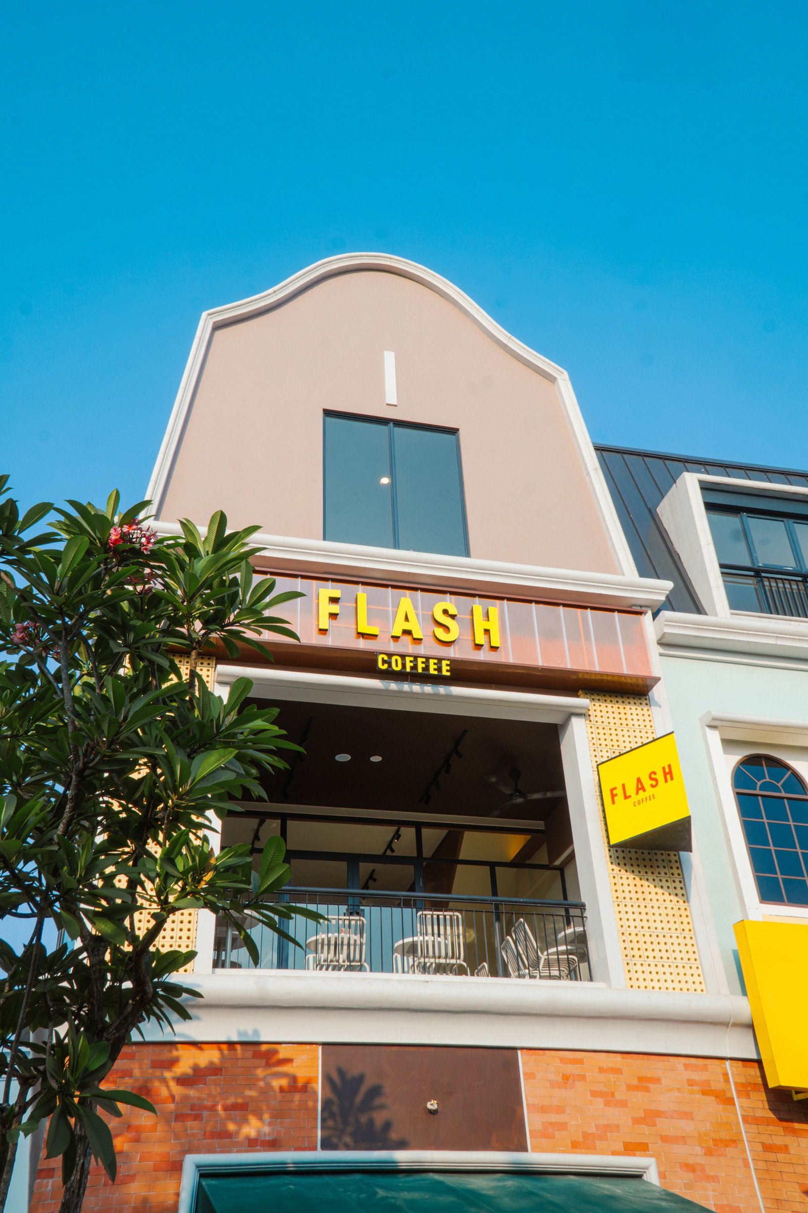 Flash Coffee Citra Garden Bintaro, retail interior and architecture design by Dika Ardi
