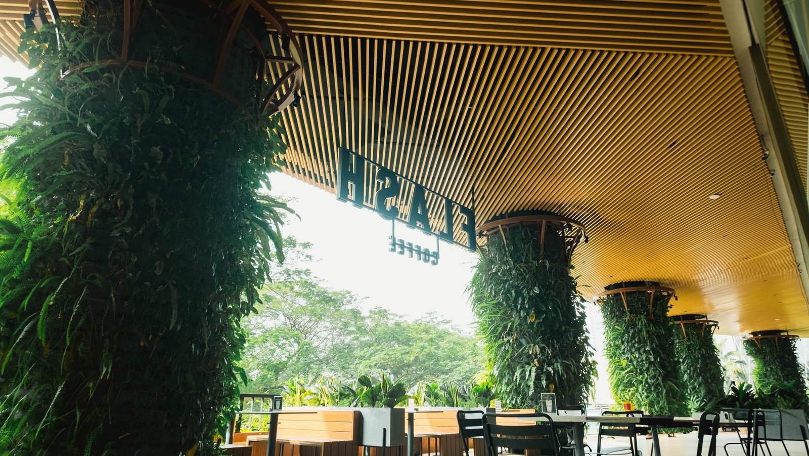 Flash Coffee Epiwalk, Jakarta, retail store design by Dika Ardi (view 9)
