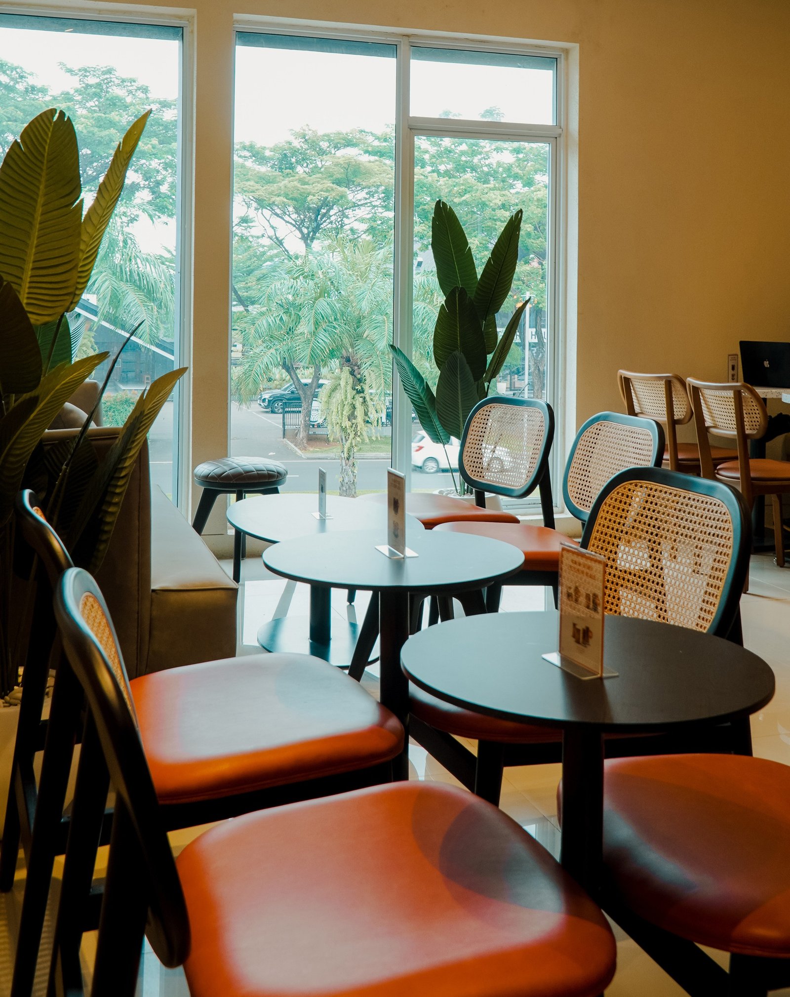 Flash Coffee Gading Serpong Sorrento, retail interior and architecture design by Dika Ardi