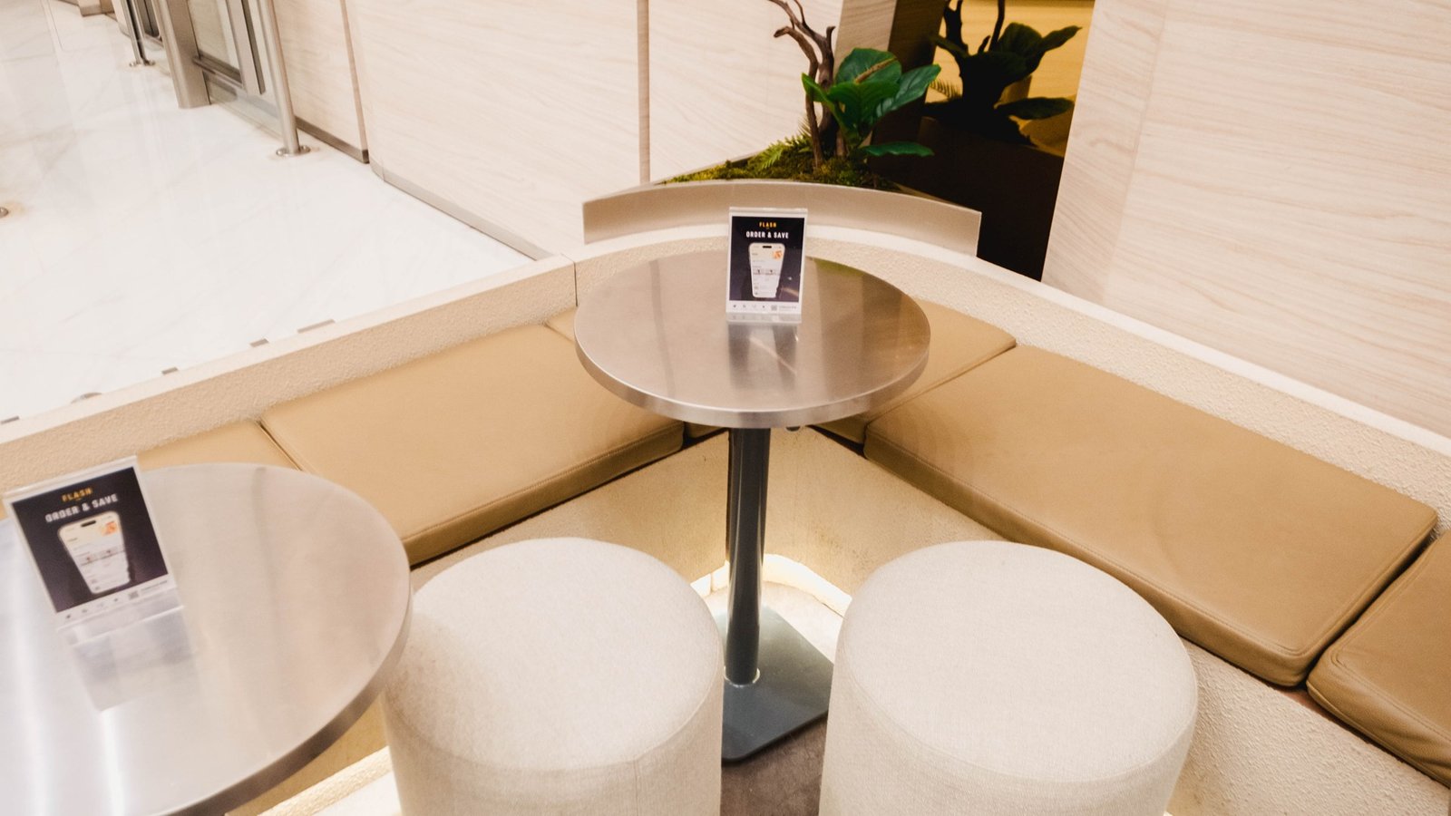 Flash Coffee IFC, Jakarta, retail store design by Dika Ardi (view 10)