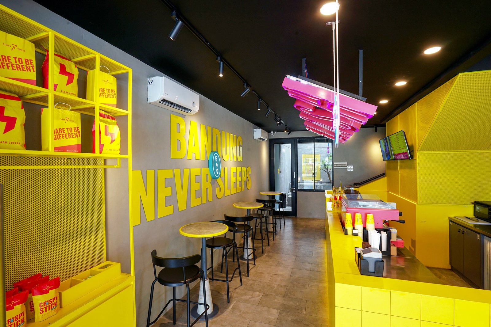 Flash Coffee Kota Baru Parahyangan, Bandung, retail store design by Dika Ardi (view 4)