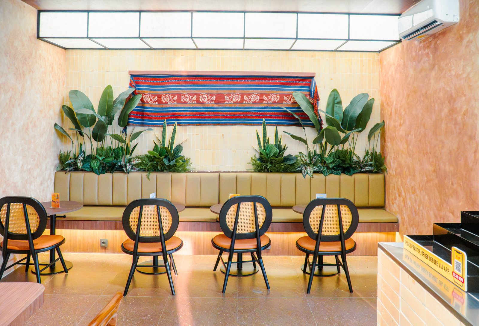 Flash Coffee M Kahfi Jagakarsa, retail interior and architecture design by Dika Ardi