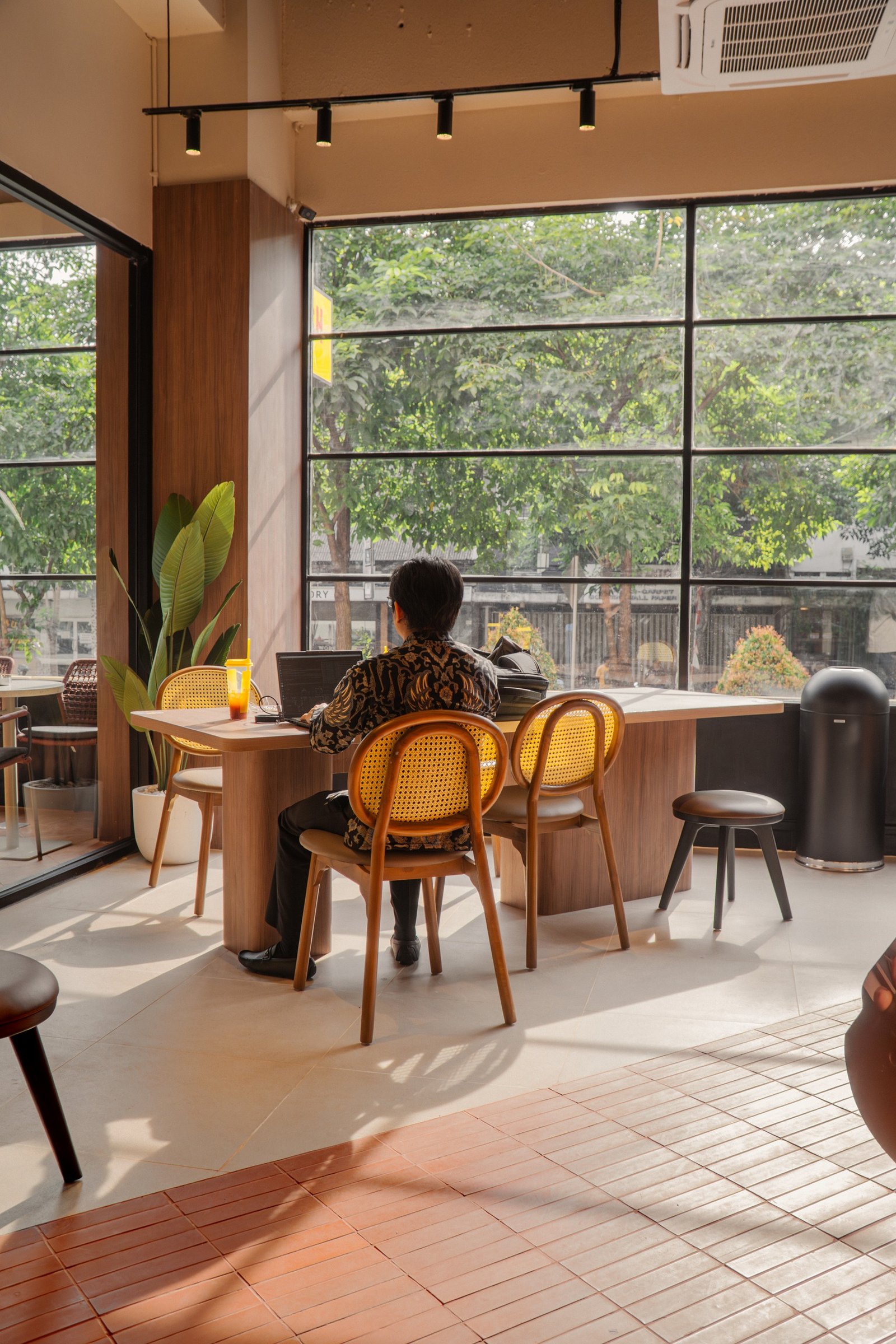 Flash Coffee Menteng Huis, retail interior and architecture design by Dika Ardi
