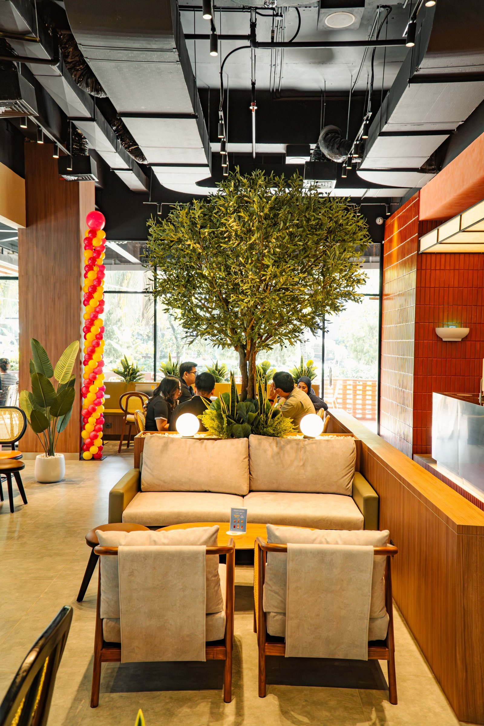 Flash Coffee Travoy Hub II, retail interior and architecture design by Dika Ardi