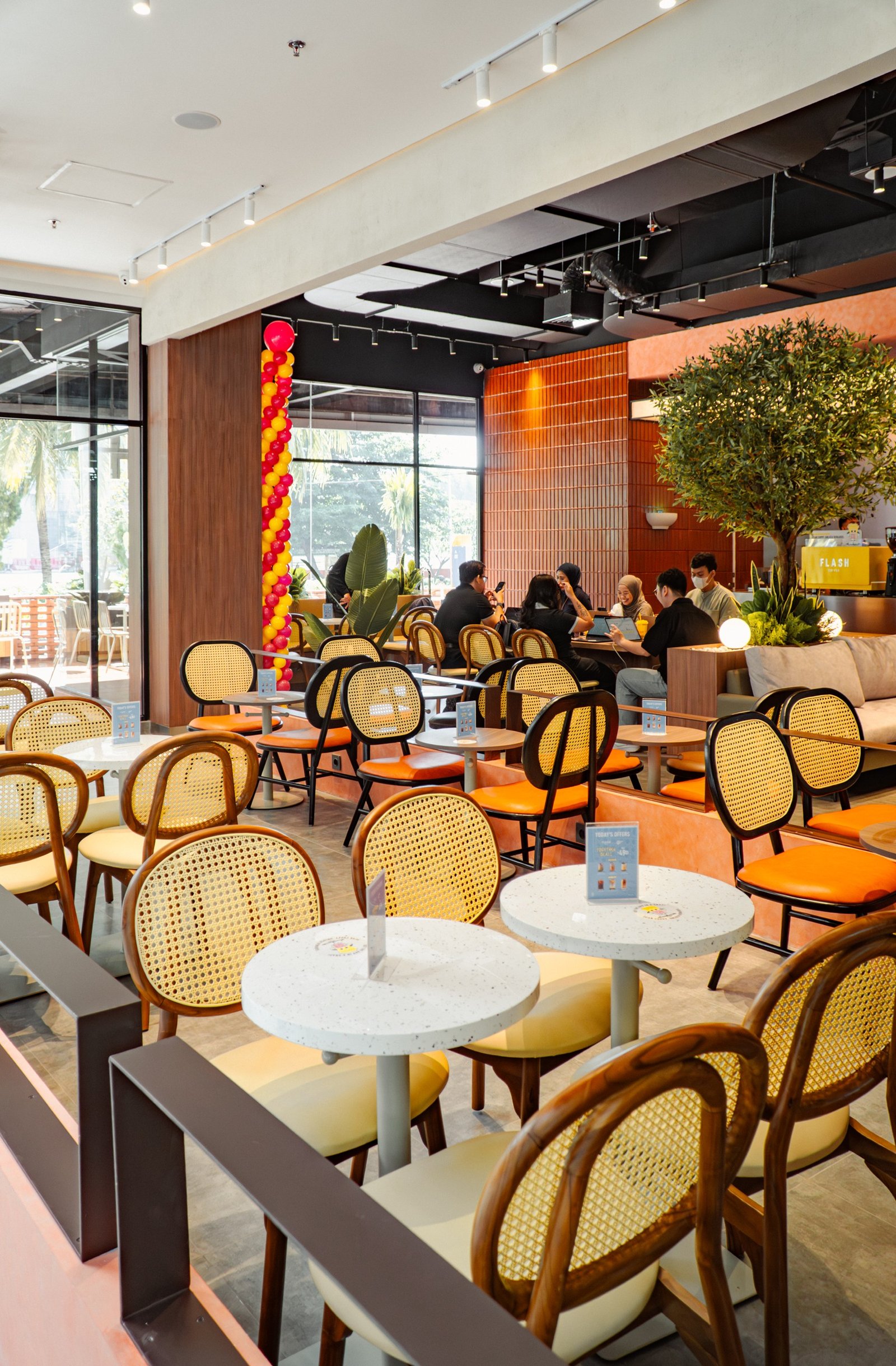 Flash Coffee Travoy Hub II, retail interior and architecture design by Dika Ardi
